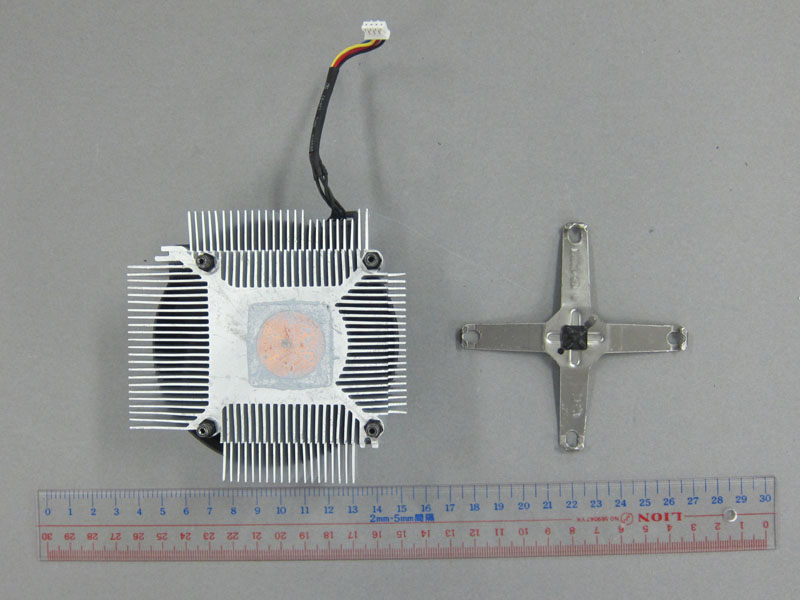 Illustration for article titled The New Xbox 360 Torn Apart